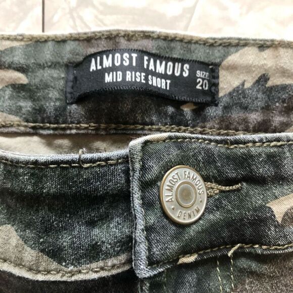 almost famous camo distressed rips fading pilling size 20 - Picture 4 of 7